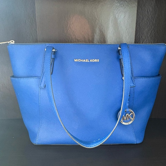 Michael Kors Electric Blue Charlotte Saffiano Bag - Picture 1 of 8